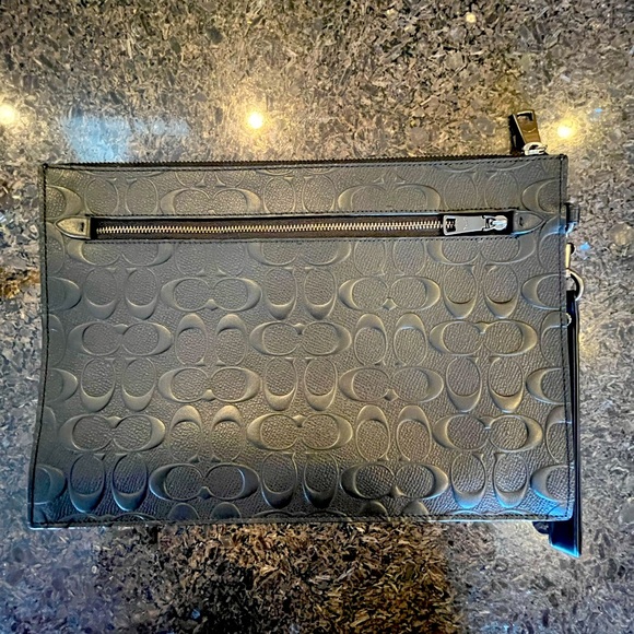 Coach Men’s Black Embossed Smooth Leather Clutch Bag NWOT - Picture 1 of 5